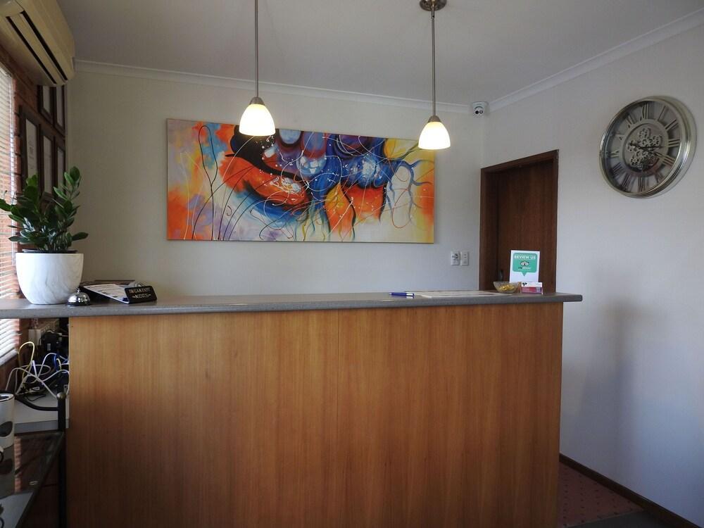 Wine Village Motor Inn Rutherglen Exterior photo