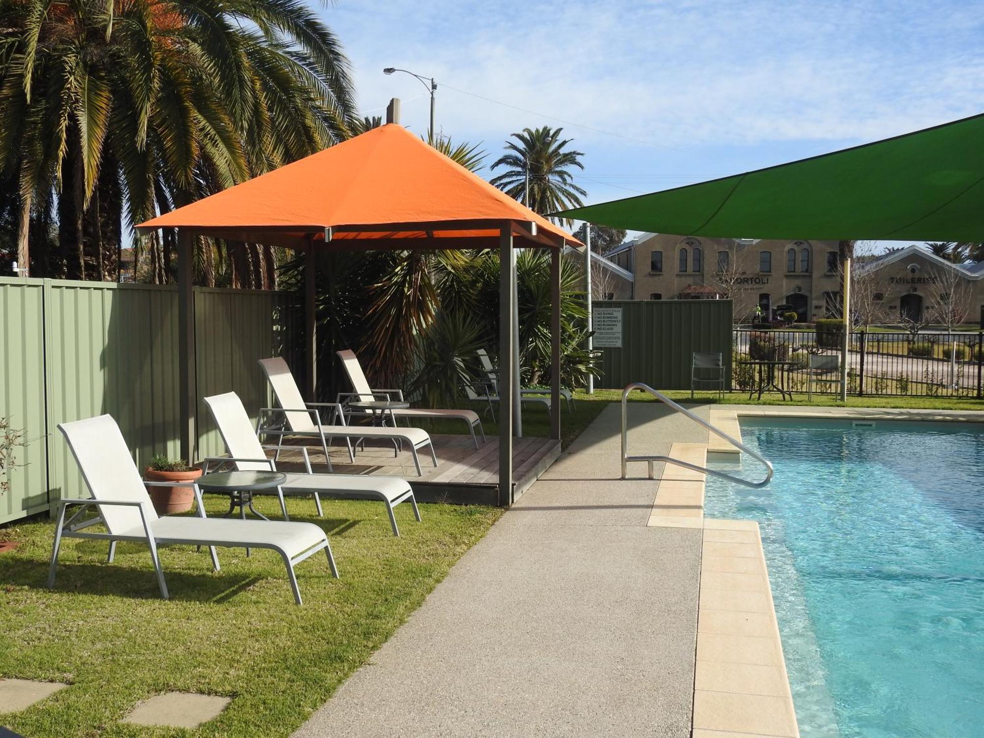 Wine Village Motor Inn Rutherglen Exterior photo