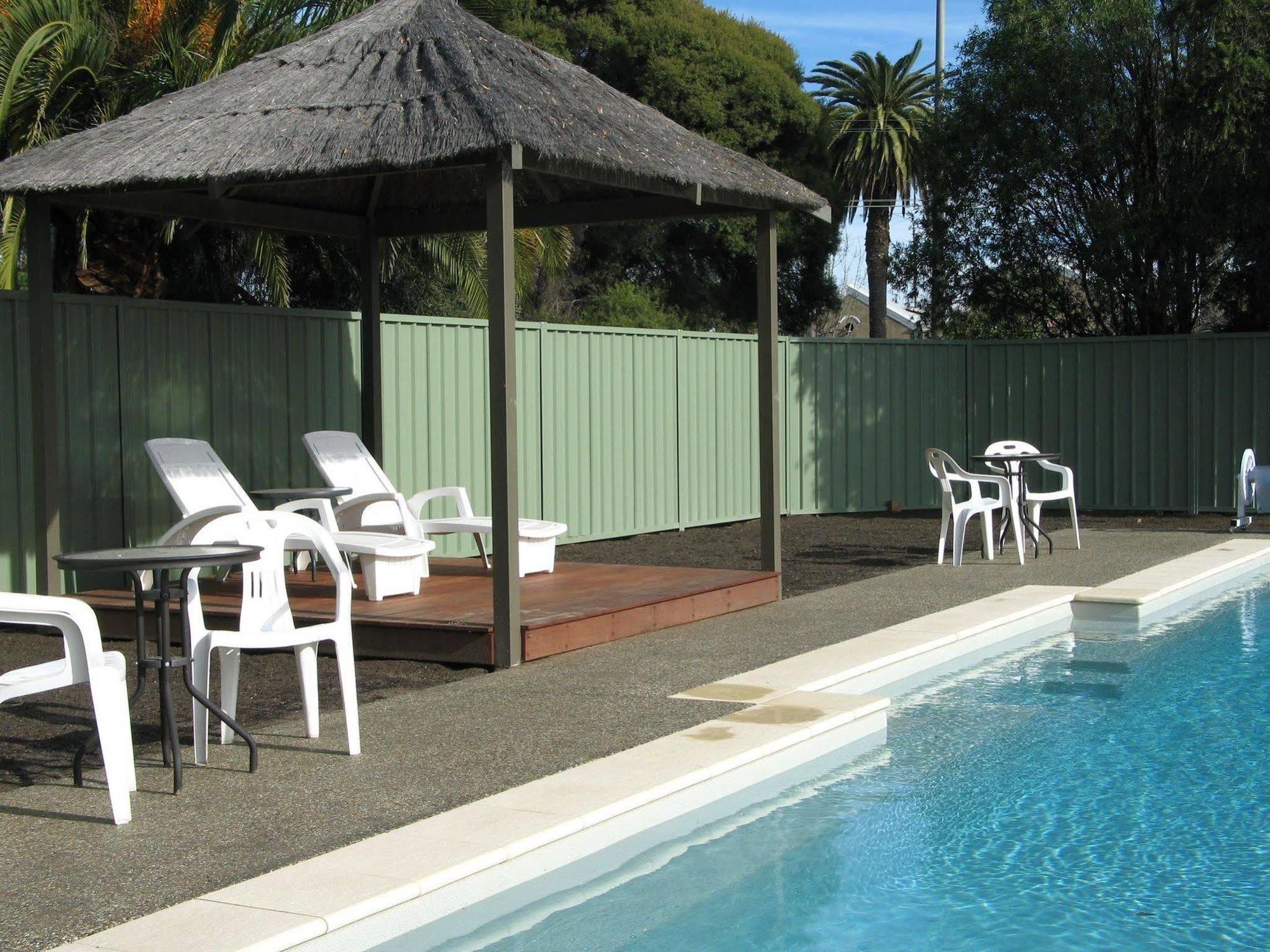 Wine Village Motor Inn Rutherglen Exterior photo