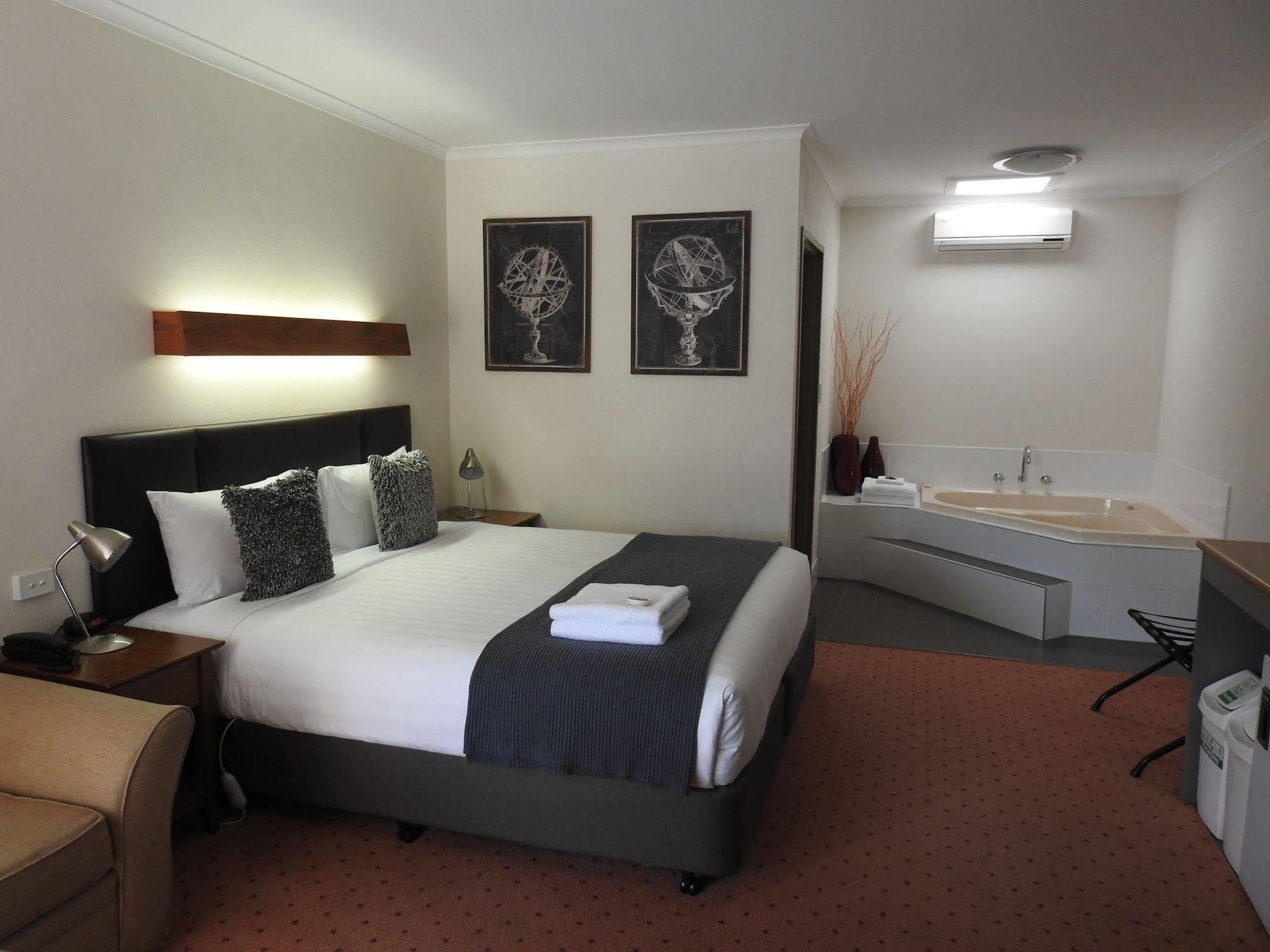 Wine Village Motor Inn Rutherglen Exterior photo